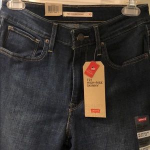 BRAND NEW Levi’s High Rise Skinny Stretch Jean
